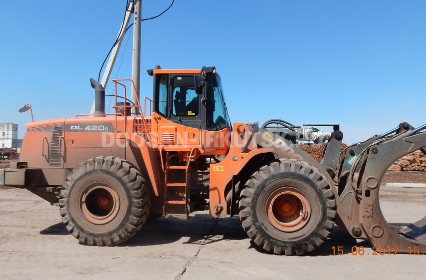 Фронтальный лесопогрузчик DOOSAN DL 420A (3 SP)