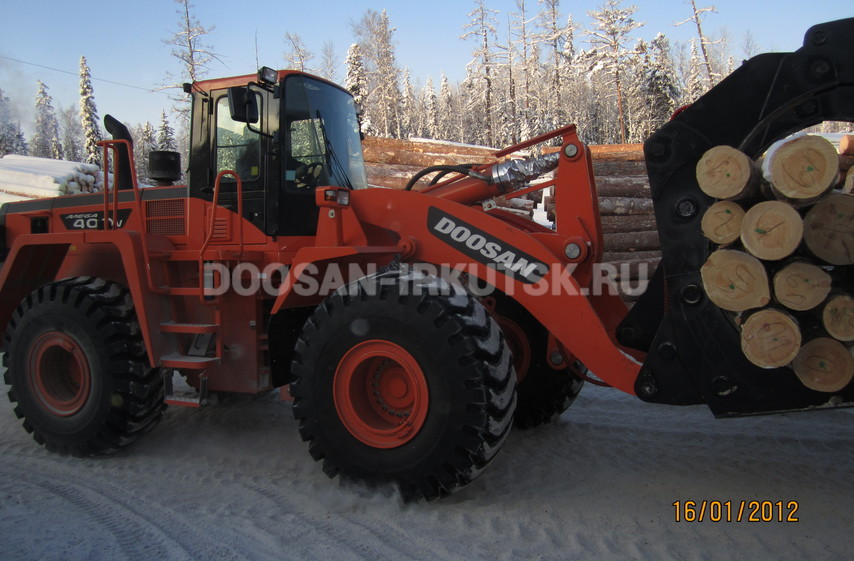 Фронтальный лесопогрузчик DOOSAN DL 420A (3 SP)