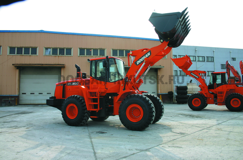 Колесный погрузчик DOOSAN DL 300A (3 SP)