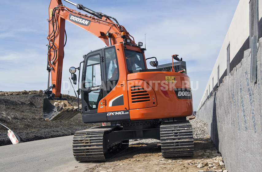 Гусеничный экскаватор DOOSAN DX 140 LC