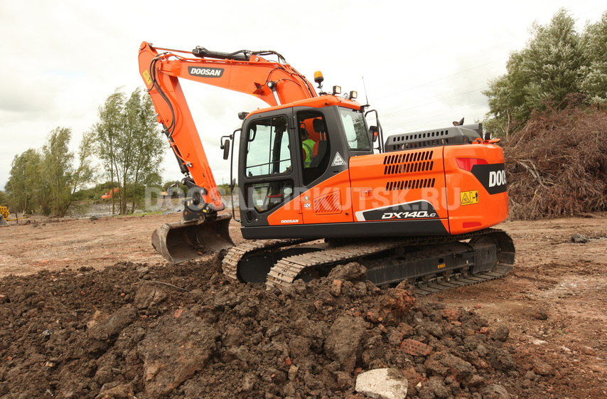 Гусеничный экскаватор DOOSAN DX 140 LC