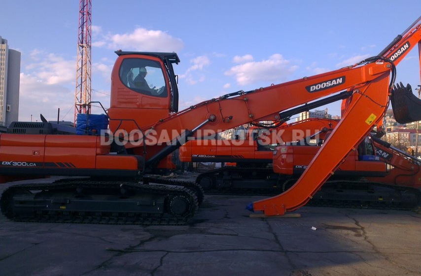 Металлоперегружатель гусеничный DOOSAN DX 300 MH